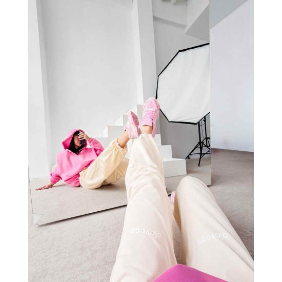 OLAVOGA NEST NOHAVICE 